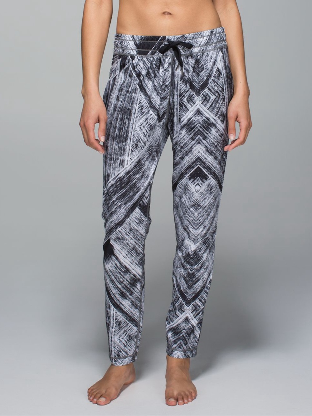 Lululemon Namaskar Pant II Heat Wave White Black